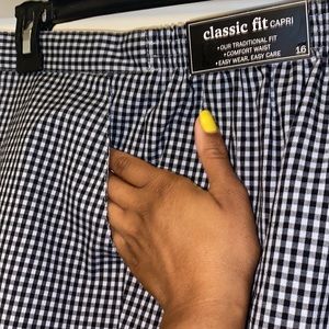 Alfred Dunner Blck/White Classic Capri Size 16